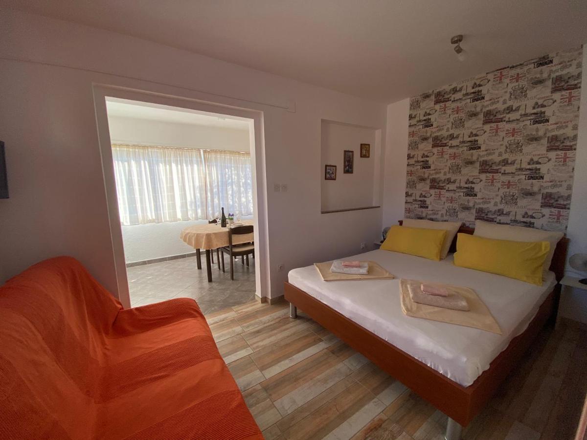 Guest House Dijana Krk Town Exteriér fotografie