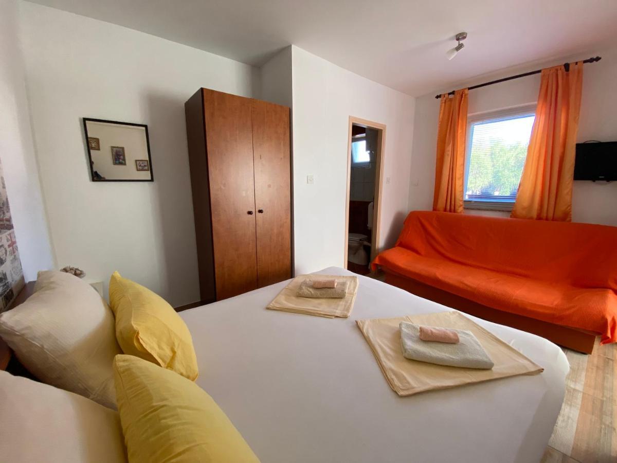 Guest House Dijana Krk Town Exteriér fotografie