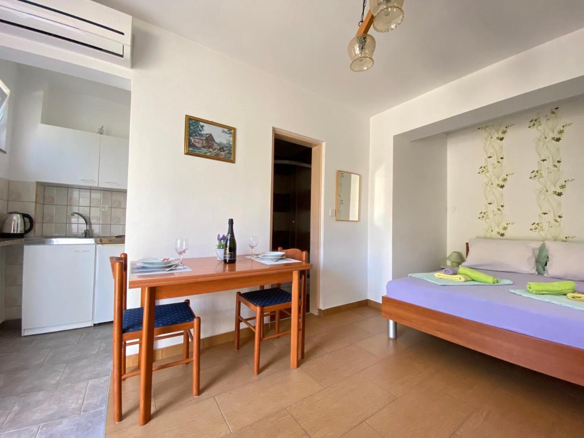 Guest House Dijana Krk Town Exteriér fotografie