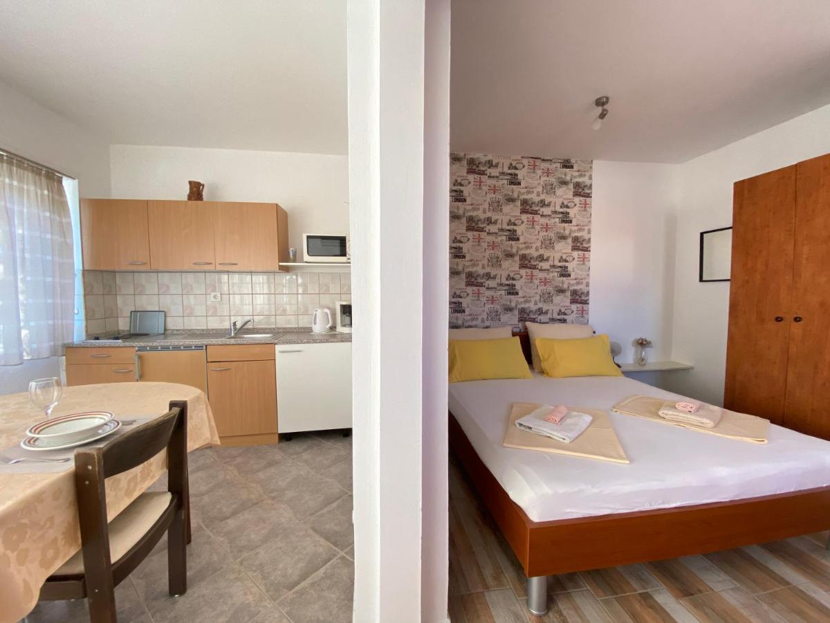 Guest House Dijana Krk Town Exteriér fotografie