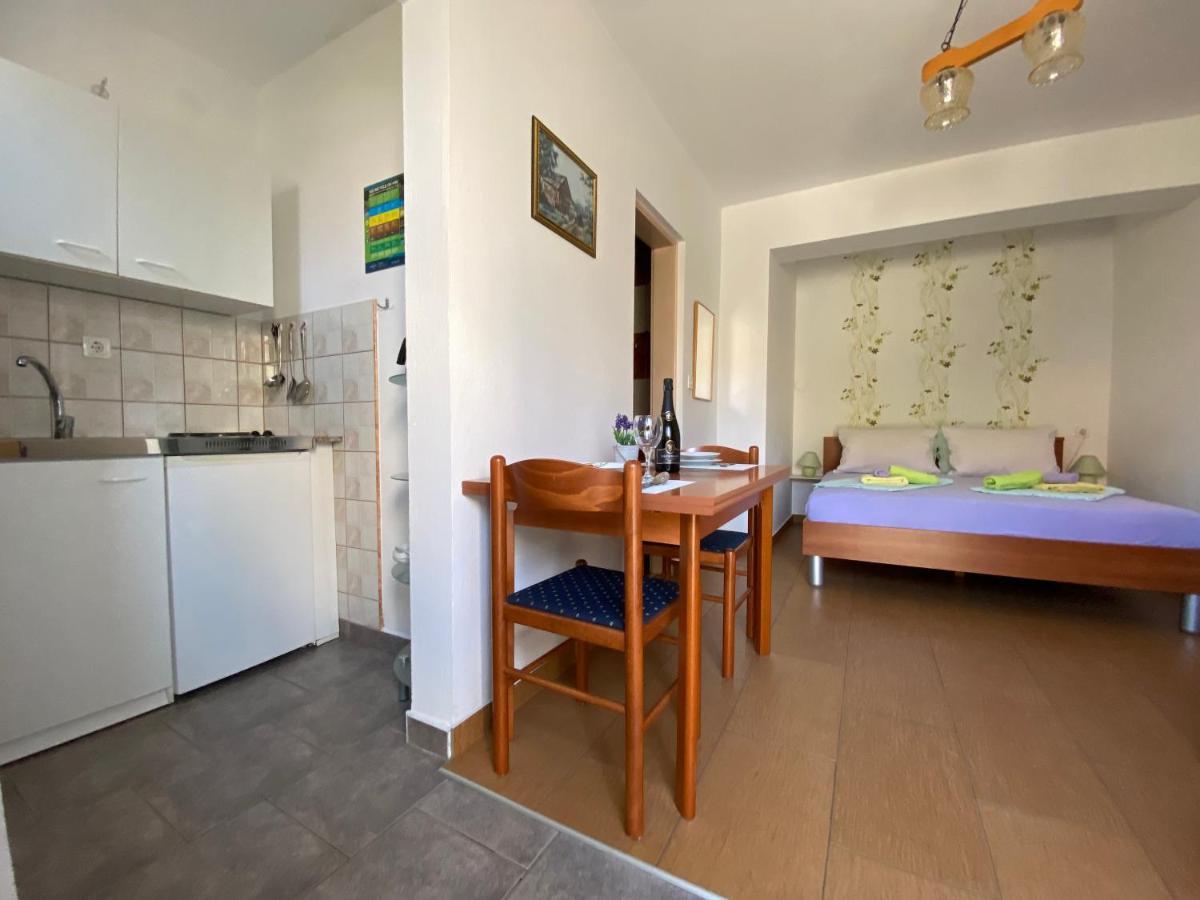 Guest House Dijana Krk Town Exteriér fotografie