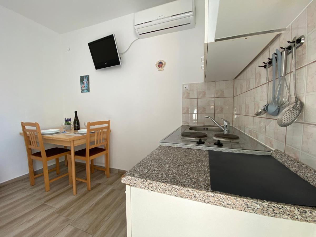 Guest House Dijana Krk Town Exteriér fotografie