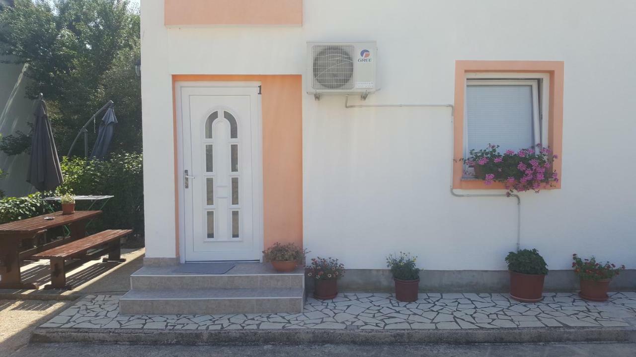 Guest House Dijana Krk Town Exteriér fotografie