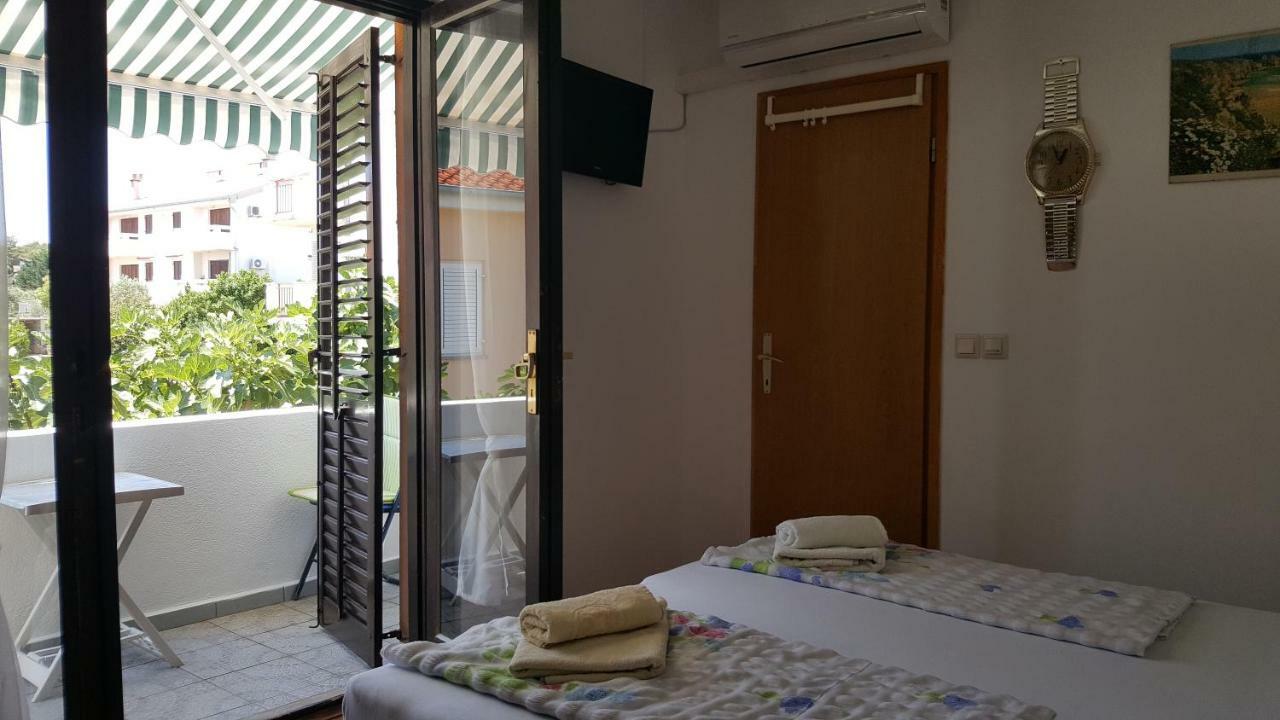 Guest House Dijana Krk Town Exteriér fotografie